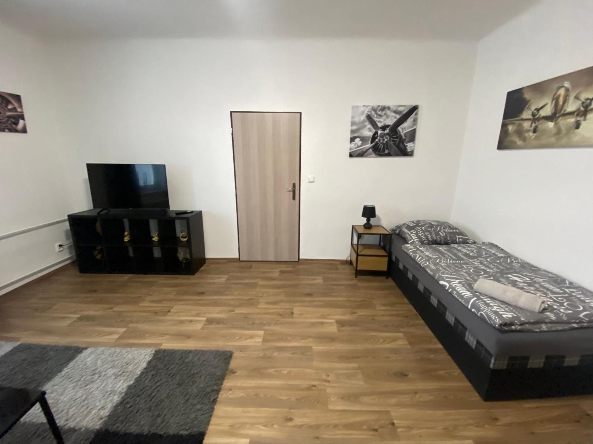 Cerna Ruze - Apartman 3 Plzeň Exterior foto